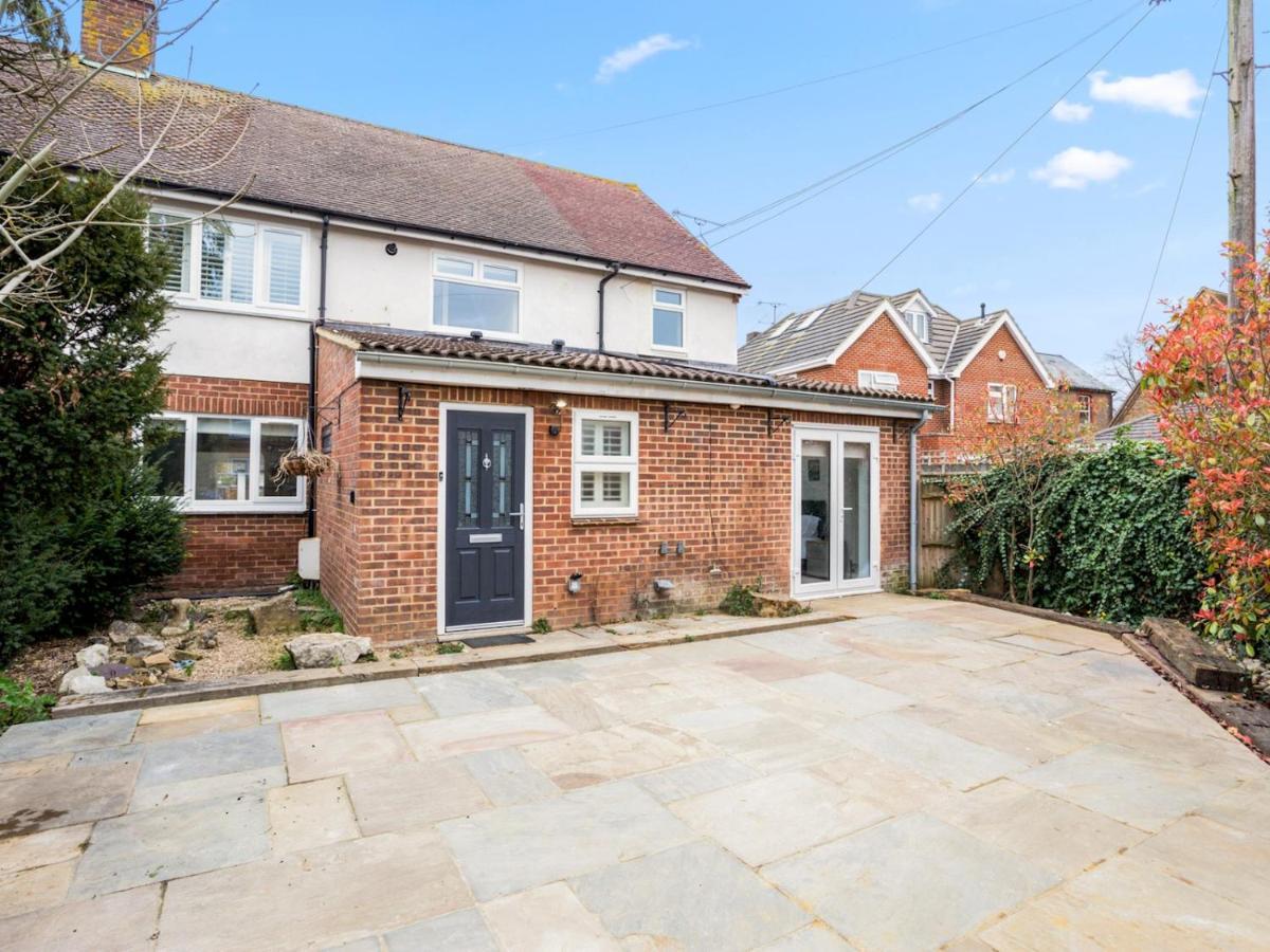 Pass The Keys Spacious And Very Modern Family Home, Central Windsor Bagian luar foto